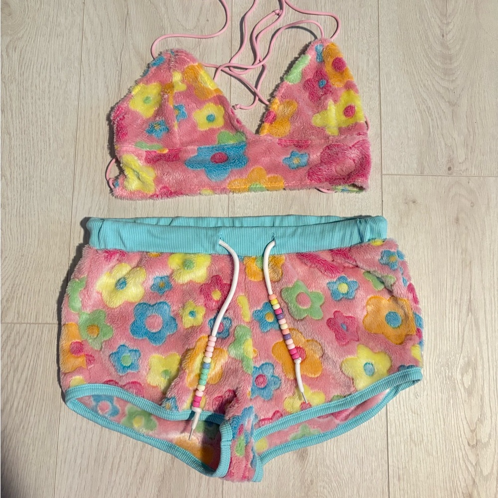 Colorful Floral Fuzzy Set